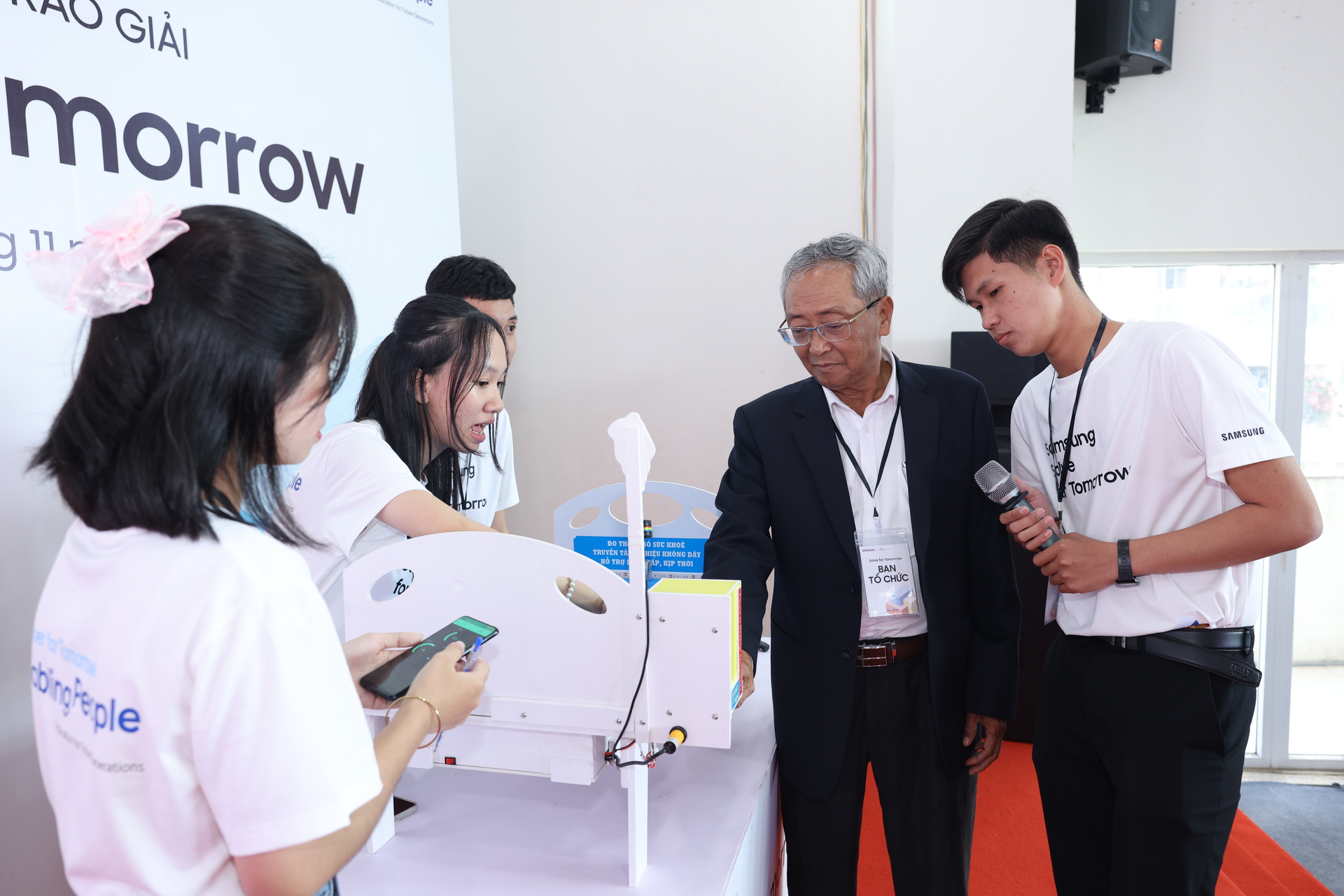 Nâng bước tài năng trẻ với Solve for Tomorrow 2023, Samsung khẳng định cam kết nâng tầm STEM Việt