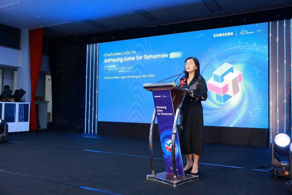 Bà-Trần-Thị-Huyền-Giám-đốc-Sở-Giáo-dục-và-Đào-tạo-tỉnh-Hậu-Giang-phát-biểu-tại-sự-kiện-1024x683