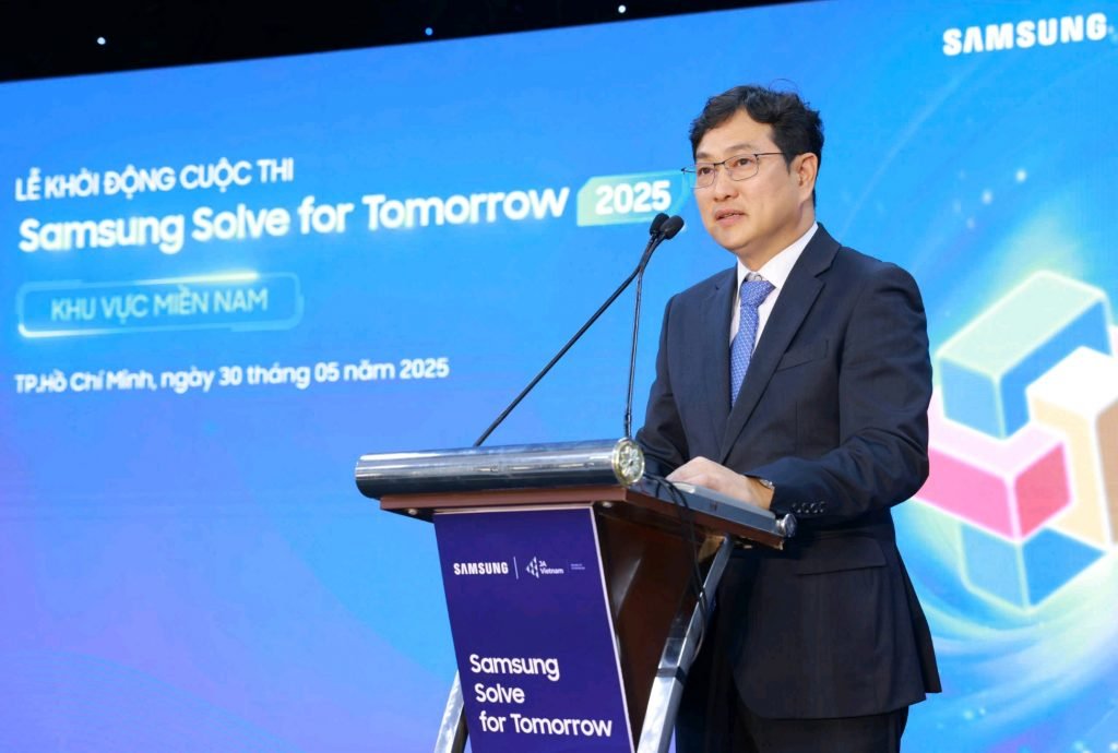Ông-Kim-Yong-Sup-Phó-Tổng-giám-đốc-Samsung-Việt-Nam-phát-biểu-tại-sự-kiện-1024x690