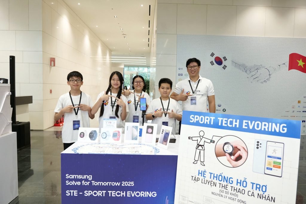 Đội STE – Sport Tech Evoring, trường THCS & THPT Nguyễn Tất Thành – Thành phố Hà Nội giành Giải Nhất Bảng A (THCS)